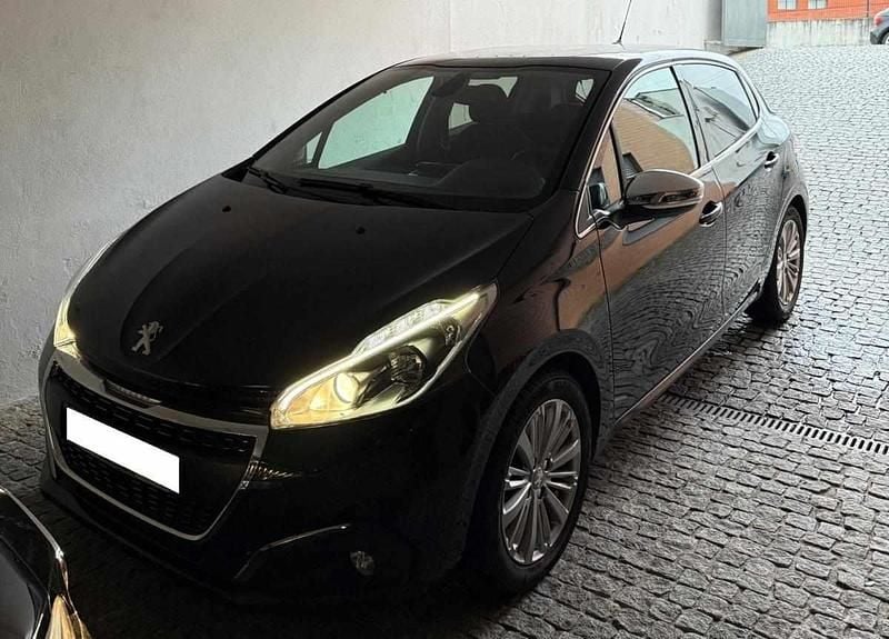 Preto Usado 2019 Peugeot 208 Citadino | € 7.500 (Super Preço) - Imagem 1/4