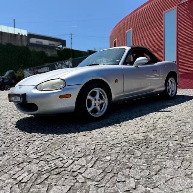 Usado Mazda MX5 110 HP (80 kW) 2000 Cinza Cabrios