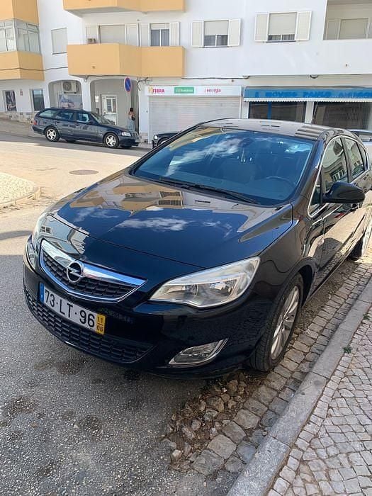 Usado 2011 Opel Astra Sedan | € 8.000 (Preço elevado) - Imagem 1/4