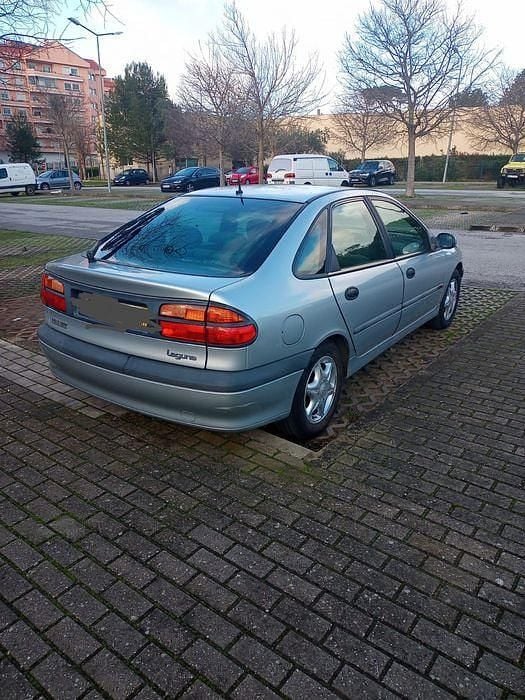 Usado Renault Laguna 107 HP (78 kW) 1999 Sedan