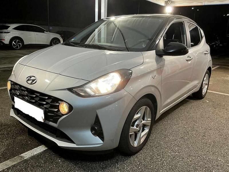 Cinzento Usado 2021 Hyundai i10 Citadino | € 14.990 (Preço justo) - Imagem 1/4