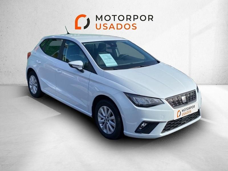 Usado Seat Ibiza Style 110 HP (80 kW) 2023 Branco Sedan