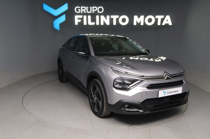 Cinzento Usado 2024 Citroën C4 PureTech Sedan | € 20.490 (Preço justo) - Imagem 1/1