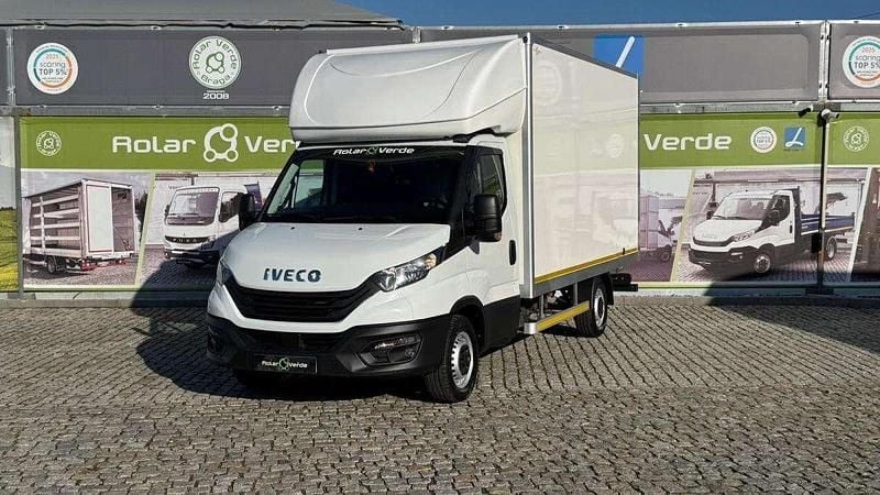 Usado Iveco Daily 160 HP (117 kW) 2023 Branco