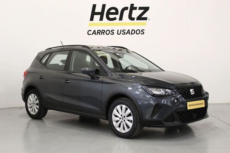 Cinzento Usado 2023 Seat Arona Style SUV | € 14.990 (Bom preço) - Imagem 1/4