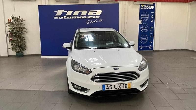 Branco Usado 2018 Ford Focus Citadino | € 13.950 (Preço justo) - Imagem 1/4