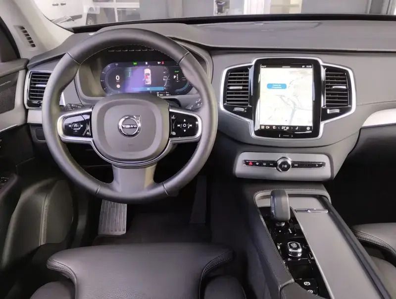 Usado Volvo XC90 Plus 455 HP (334 kW) 2024 Preto SUV