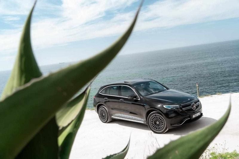 Preto Usado 2021 Mercedes EQC400 SUV | € 54.900 - Imagem 1/4