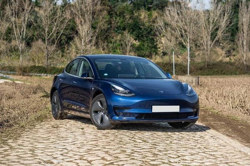 Usado Tesla Model 3 Standard Range Plus 239 kW (325 HP) 2020 Azul Sedan