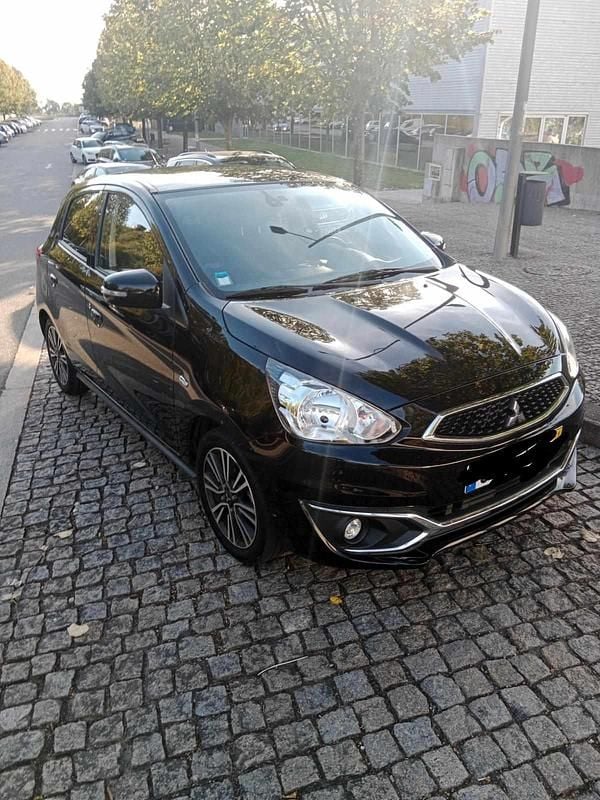 Usado Mitsubishi Space Star 80 HP (58 kW) 2019 Preto Citadino