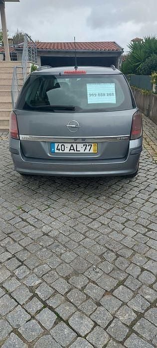 Usado Opel Astra 101 HP (74 kW) 2005 Sedan
