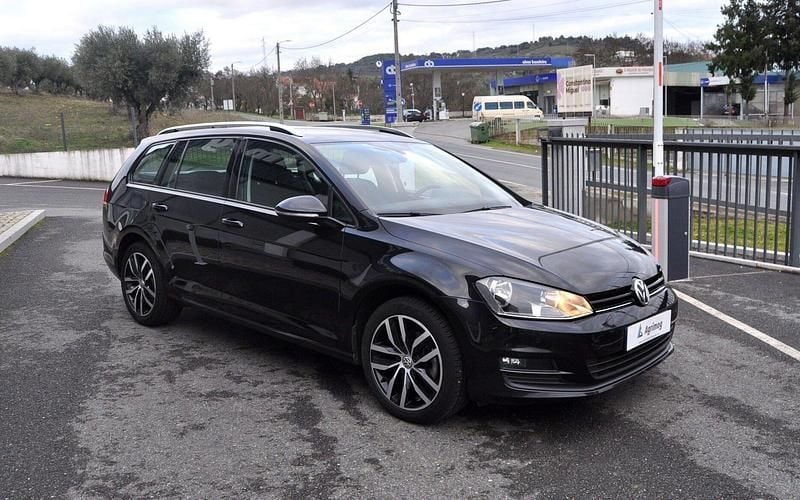 Usado VW Golf VII 110 HP (80 kW) 2017 Preto Carrinha