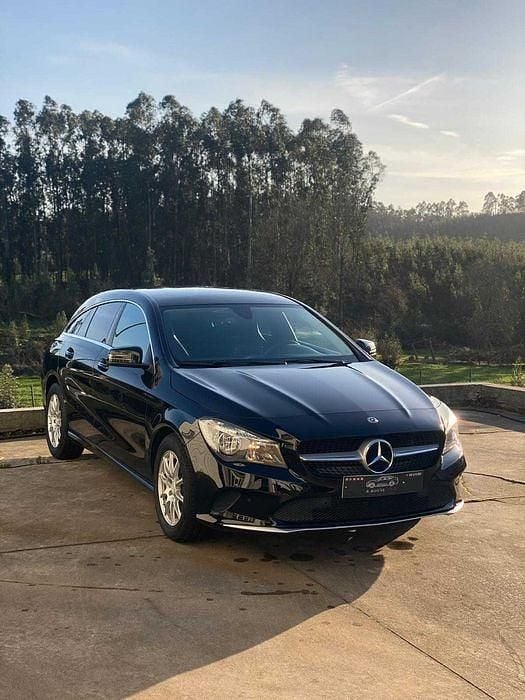 Usado Mercedes CLA180 110 HP (80 kW) 2017 Sedan