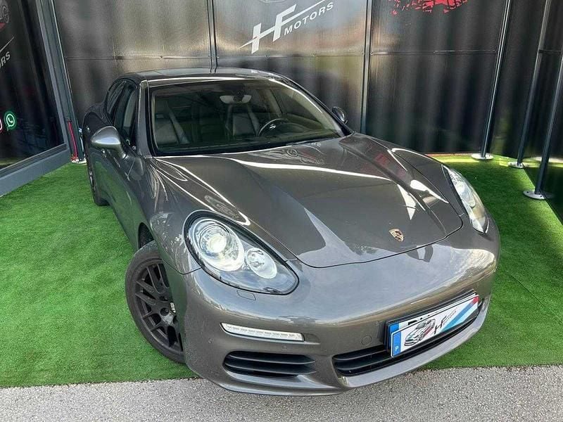 Cinzento Usado 2015 Porsche Panamera | € 45.990 (Bom preço) - Imagem 1/4