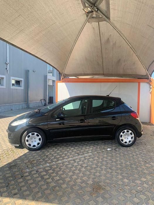 Usado 2009 Peugeot 207 Sedan | € 5.000 (Preço elevado) - Imagem 1/4