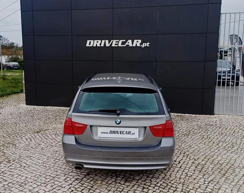 Usado BMW 318 143 HP (105 kW) 2010 Cinza Carrinha