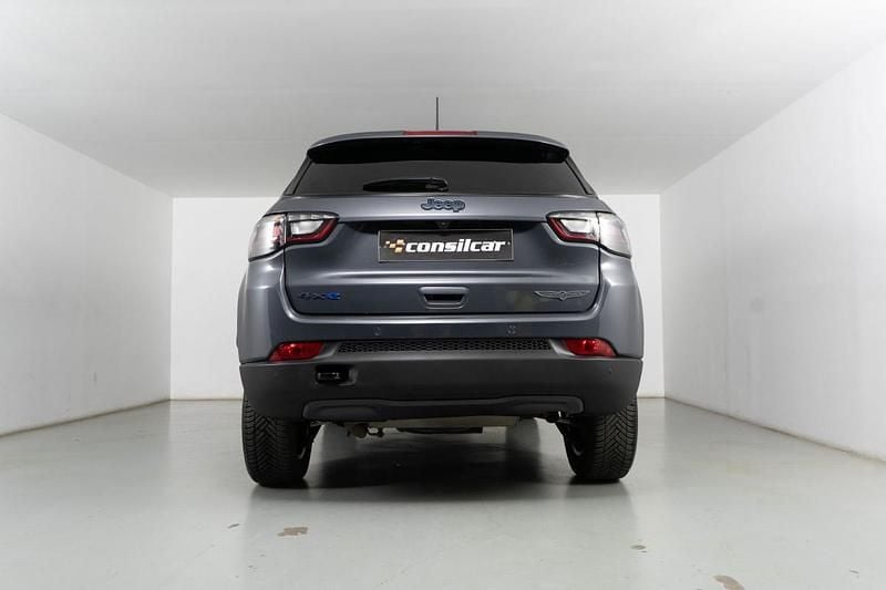 Cinza antracite Usado 2023 Jeep Compass Trailhawk SUV | € 27.480 (Preço justo) - Imagem 1/1