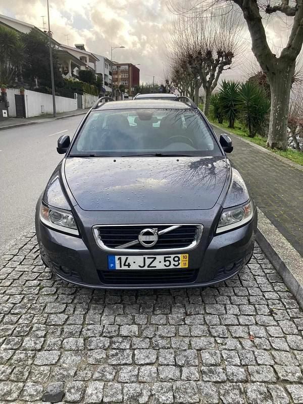 Cinzento Usado 2010 Volvo V50 Carrinha | € 6.000 (Bom preço) - Imagem 1/4
