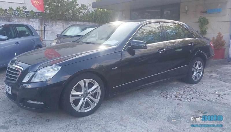 Usado Mercedes E220 170 HP (125 kW) 2011 Preto Sedan