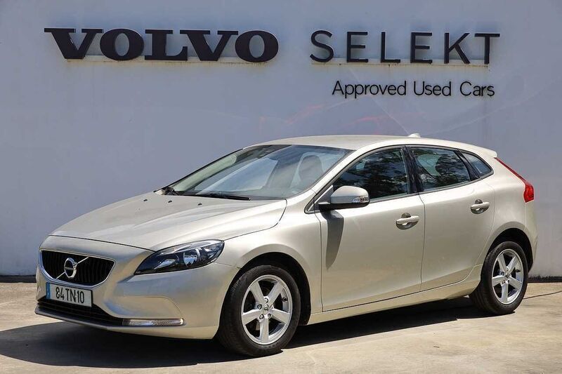 Bege Usado 2018 Volvo V40 Carrinha | € 18.200 - Imagem 1/4