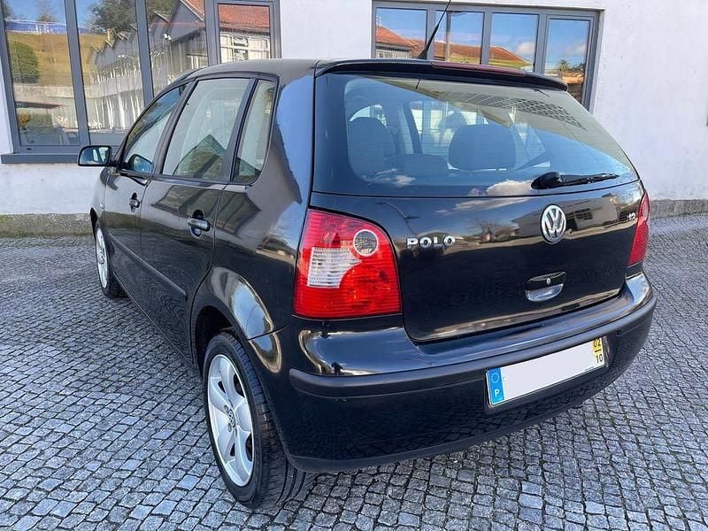 Usado VW Polo 64 HP (47 kW) 2002 Preto Sedan