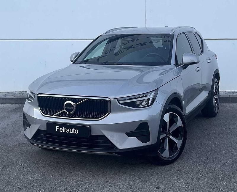 Usado Volvo XC40 163 HP (119 kW) 2025 Cinzento SUV
