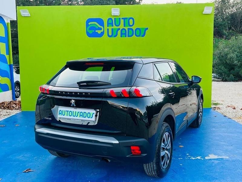 Usado Peugeot 2008 100 HP (73 kW) 2023 Preto SUV