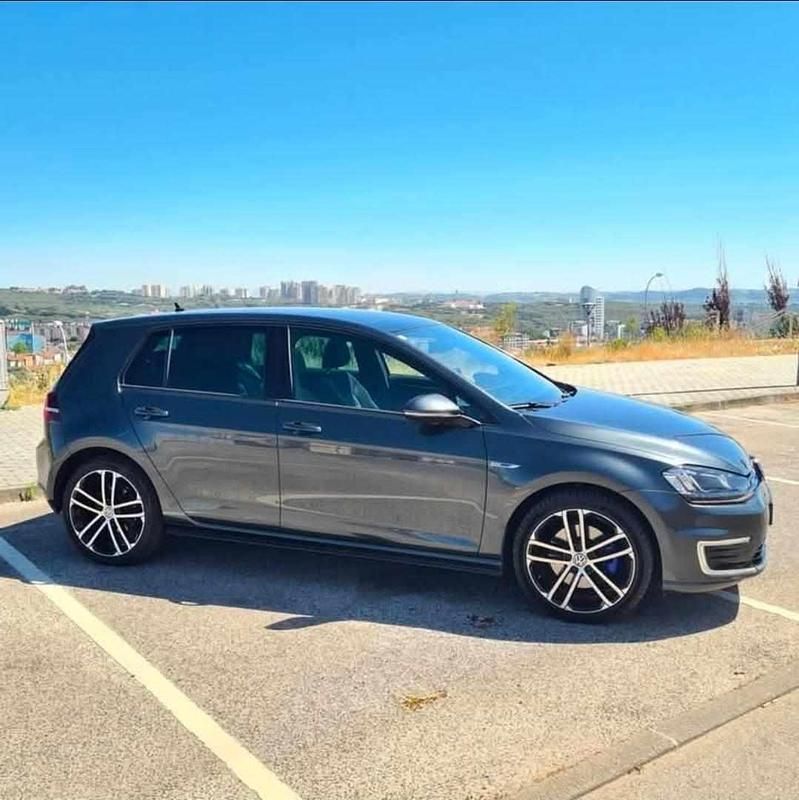 Usado VW Golf VII GTE 204 HP (150 kW) 2015 Cinzento Citadino