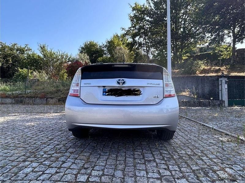 Usado Toyota Prius Premium 136 HP (100 kW) 2011 Citadino