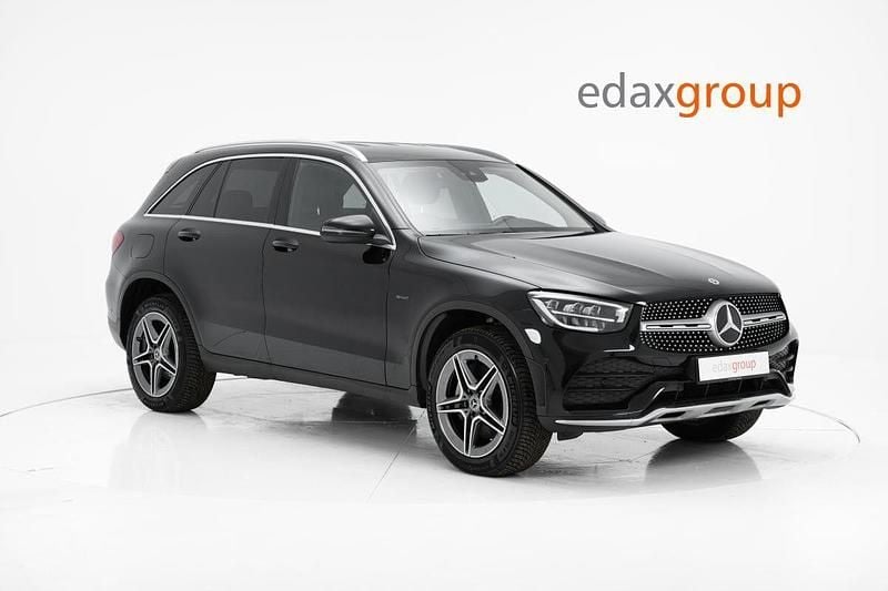 Preto Usado 2021 Mercedes GLC300 SUV | € 40.990 - Imagem 1/4
