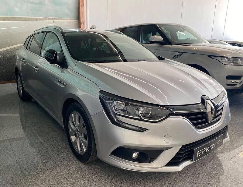 Usado Renault Mégane IV 115 HP (84 kW) 2019 Cinzento Carrinha