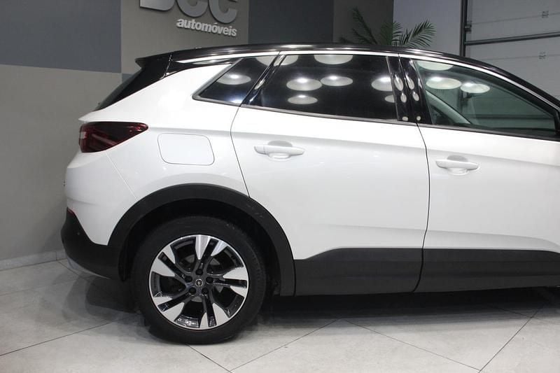 Usado Opel Grandland X Innovation 130 HP (95 kW) 2019 Branco SUV