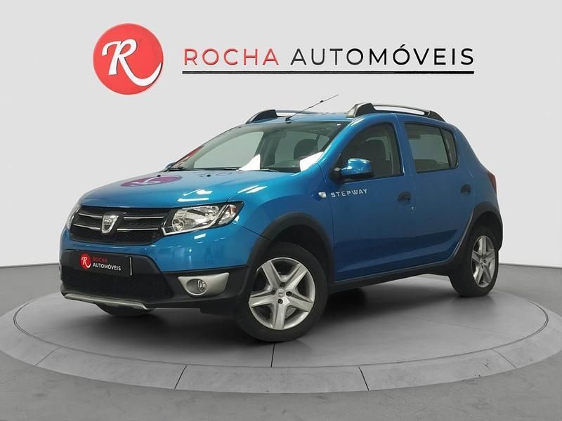 Azul Usado 2014 Dacia Sandero Prestige Citadino | € 10.999 (Caro) - Imagem 1/4