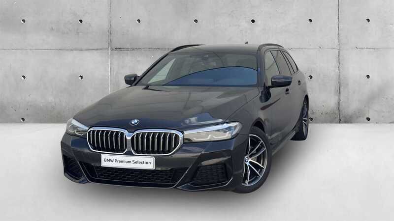Cinza sophisto metalizada brilhante Usado 2023 BMW 520 Shadowline Carrinha | € 48.900 (Preço justo) - Imagem 1/4