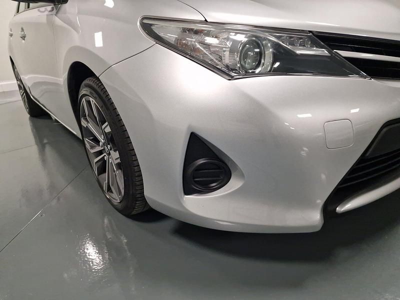 Usado Toyota Auris Active 90 HP (66 kW) 2015 Cinza Carrinha