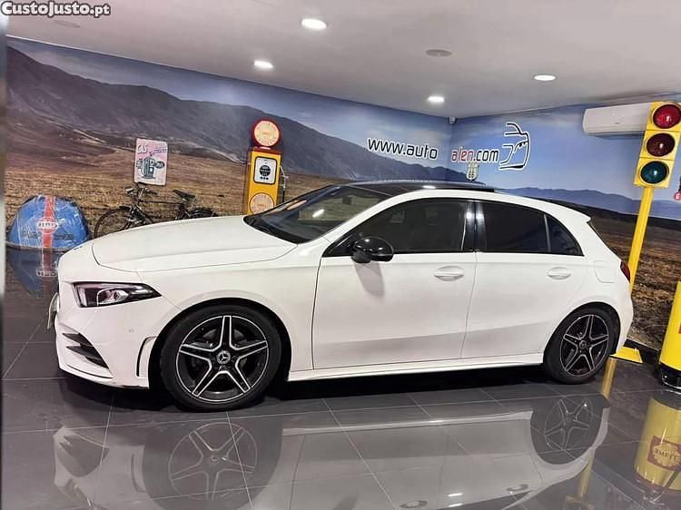 Branco Usado 2018 Mercedes A180 AMG line | € 22.990 (Preço elevado) - Imagem 1/1