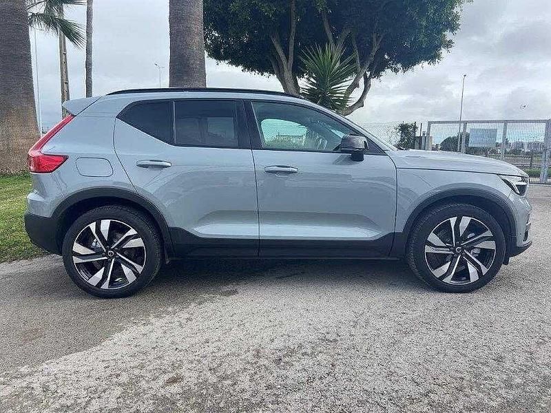 Usado Volvo XC40 163 HP (119 kW) 2025 Prateado SUV