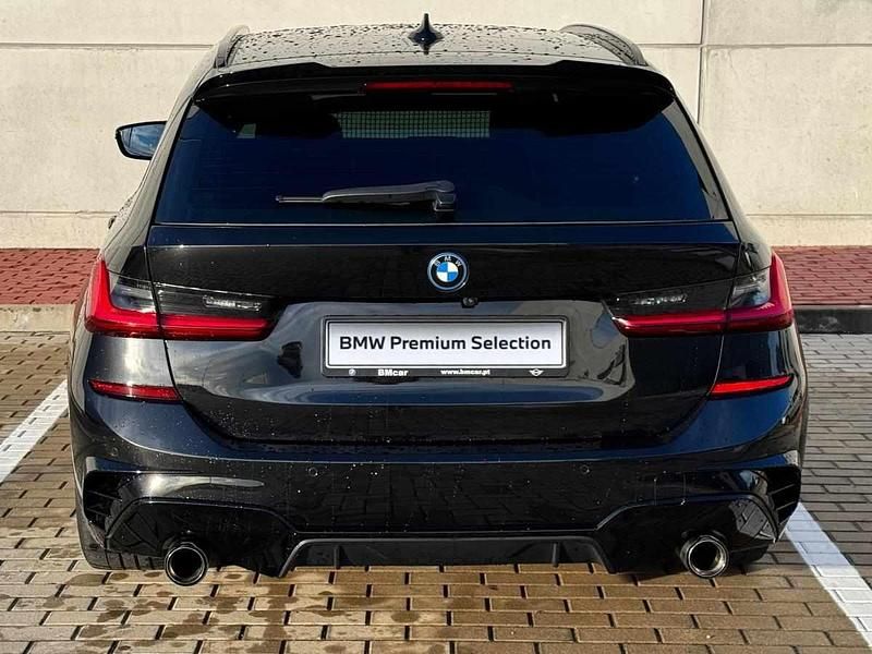 Usado BMW 330 292 HP (214 kW) 2022 Preto Sedan