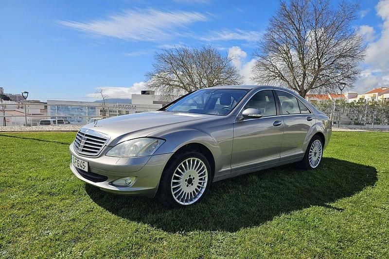 Cinza Usado 2008 Mercedes S320 Sedan | € 13.990 - Imagem 1/4