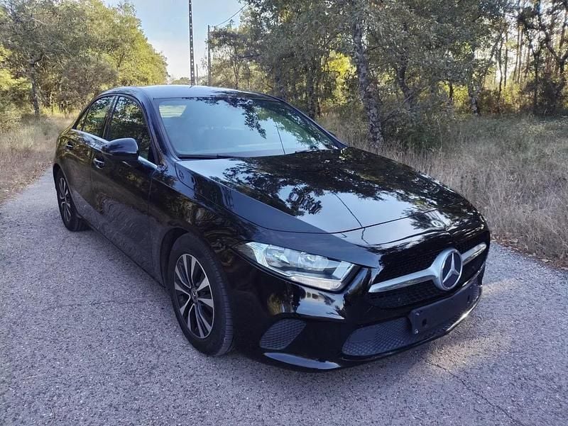 Usado Mercedes A180 Progressive 116 HP (85 kW) 2019 Preto Sedan