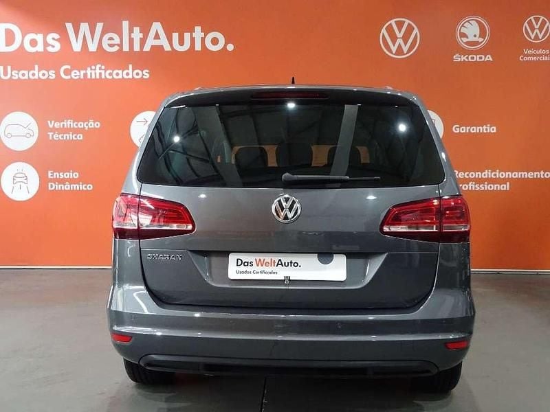 Usado VW Sharan 150 HP (110 kW) 2020 Cinzento escuro Monovolume