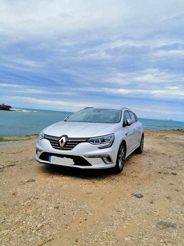 Cinzento Usado 2018 Renault Mégane GrandTour Carrinha | € 15.000 (Bom preço) - Imagem 1/4