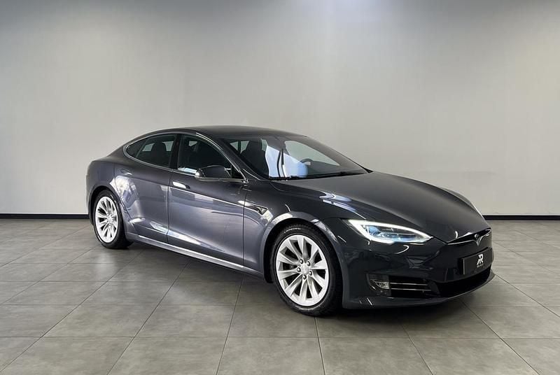 Usado Tesla Model S 411 kW (560 HP) 2020 Cinza Citadino