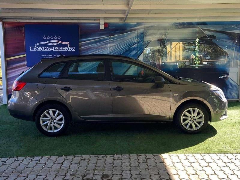 Usado Seat Ibiza 75 HP (55 kW) 2016 Cinzento