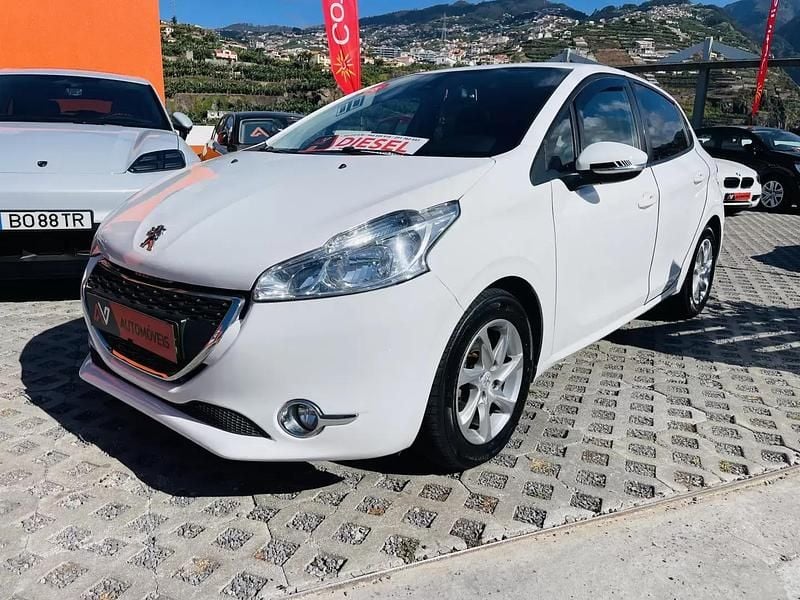Usado Peugeot 208 Active 68 HP (50 kW) 2013 Branco Citadino