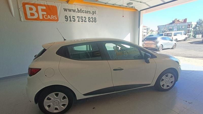 Usado Renault Clio IV 78 HP (57 kW) 2019 Branco Van