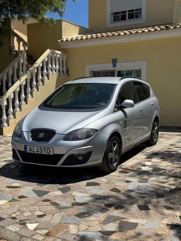 Usado Seat Altea XL 105 HP (77 kW) 2014 Cinza Monovolume