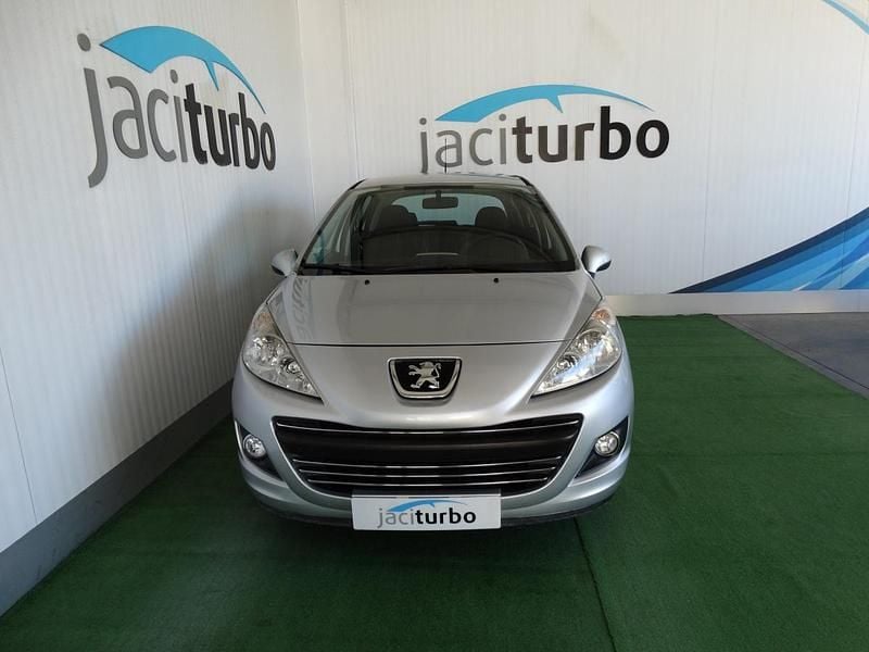 Usado Peugeot 207 68 HP (50 kW) 2010 Cinzento