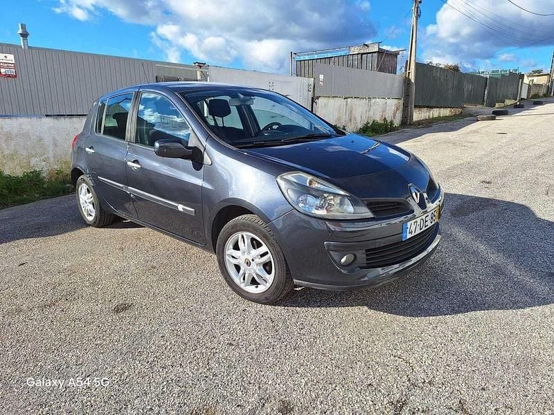 Usado 2007 Renault Clio II Sedan | € 2.600 (Preço justo) - Imagem 1/4