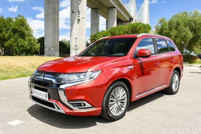 Vermelho Usado 2019 Mitsubishi Outlander P-HEV | € 22.450 (Super Preço) - Imagem 1/4